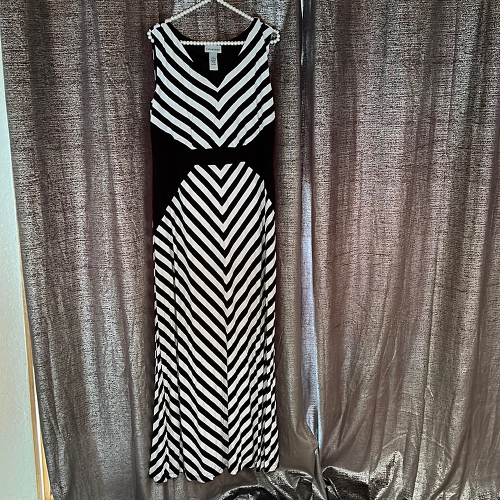 Lined white and black, striped sleeveless dress!